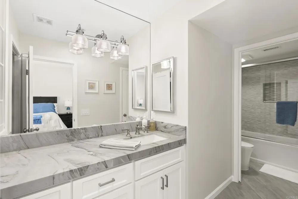 400 The Strand #4 Oceanside, CA 92054