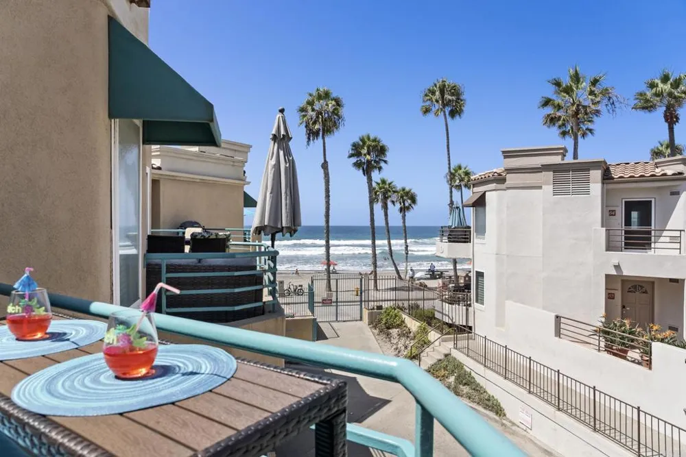 400 The Strand #4 Oceanside, CA 92054