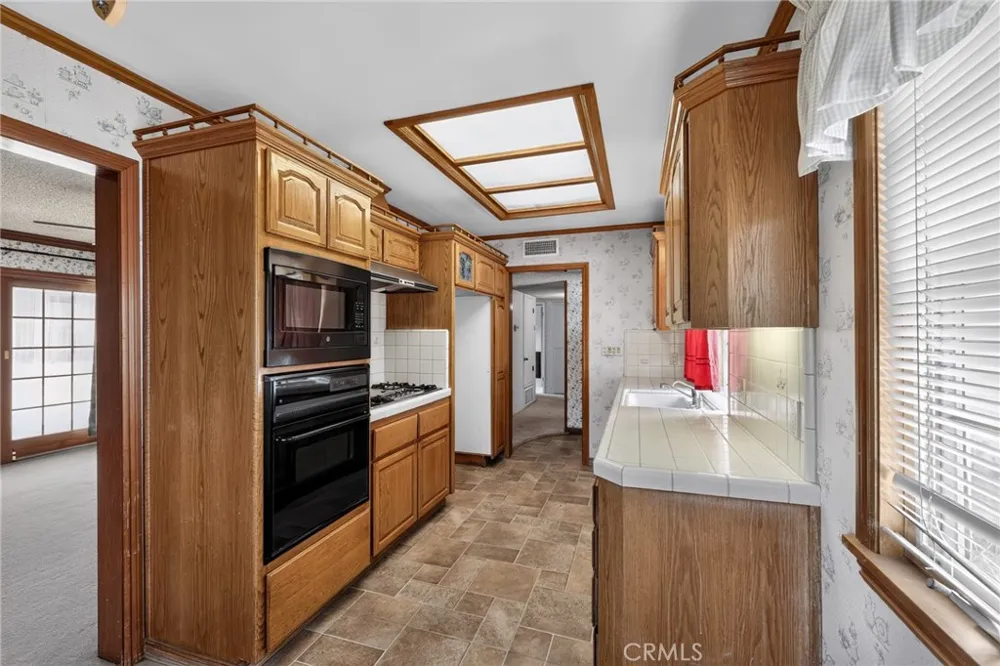 3804 Laverne Bakersfield, CA 93309