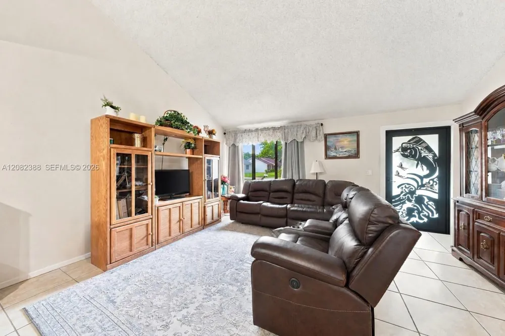 8656 SW 50th St Cooper City, FL 33328