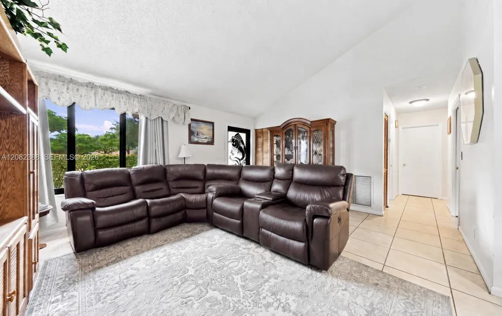 8656 SW 50th St Cooper City, FL 33328