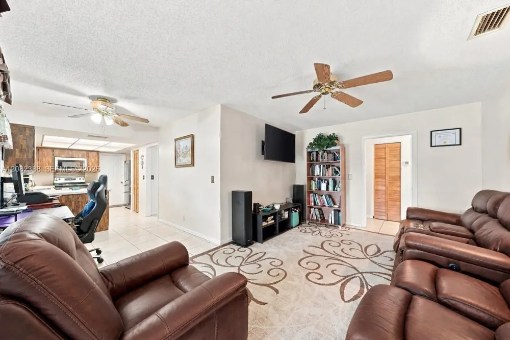 8656 SW 50th St Cooper City, FL 33328