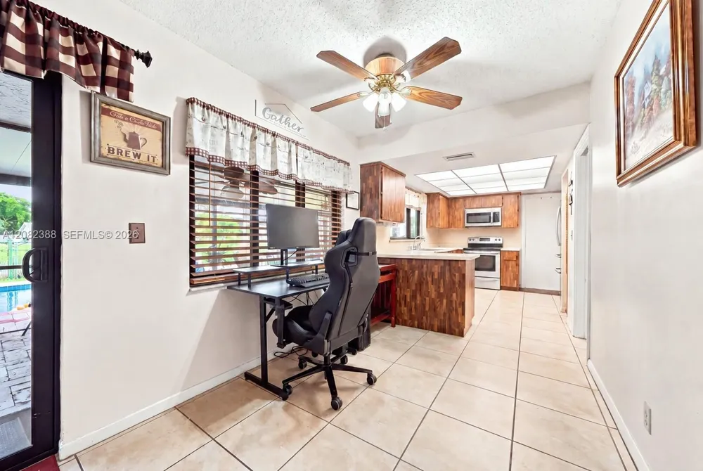 8656 SW 50th St Cooper City, FL 33328