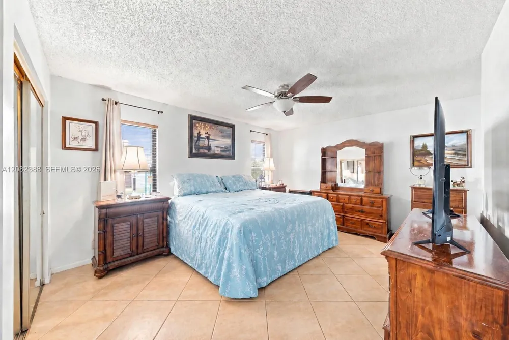 8656 SW 50th St Cooper City, FL 33328
