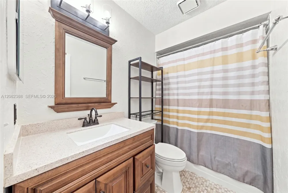 8656 SW 50th St Cooper City, FL 33328