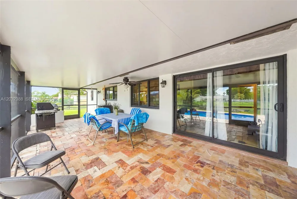 8656 SW 50th St Cooper City, FL 33328