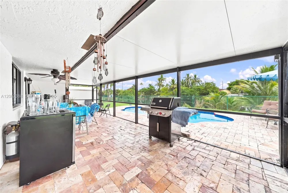 8656 SW 50th St Cooper City, FL 33328