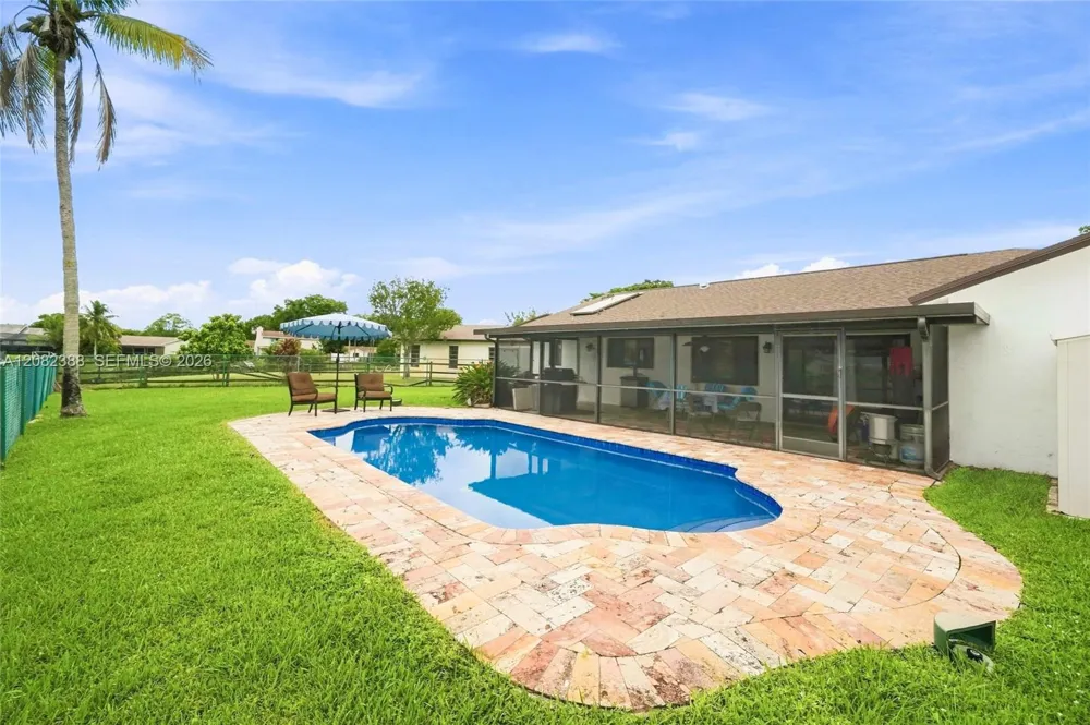 8656 SW 50th St Cooper City, FL 33328
