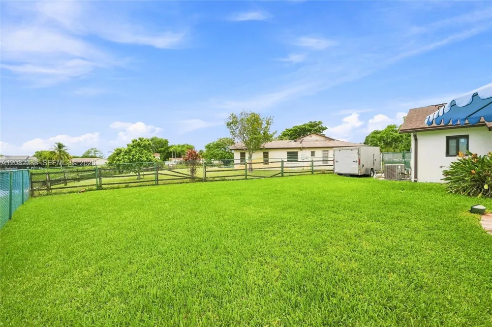 8656 SW 50th St Cooper City, FL 33328