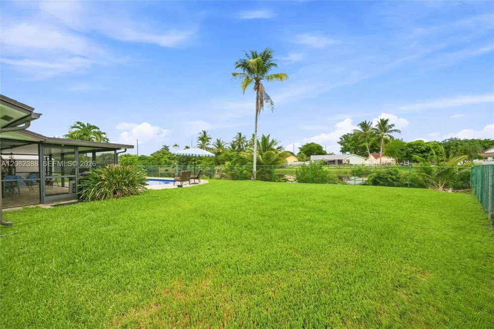 8656 SW 50th St Cooper City, FL 33328