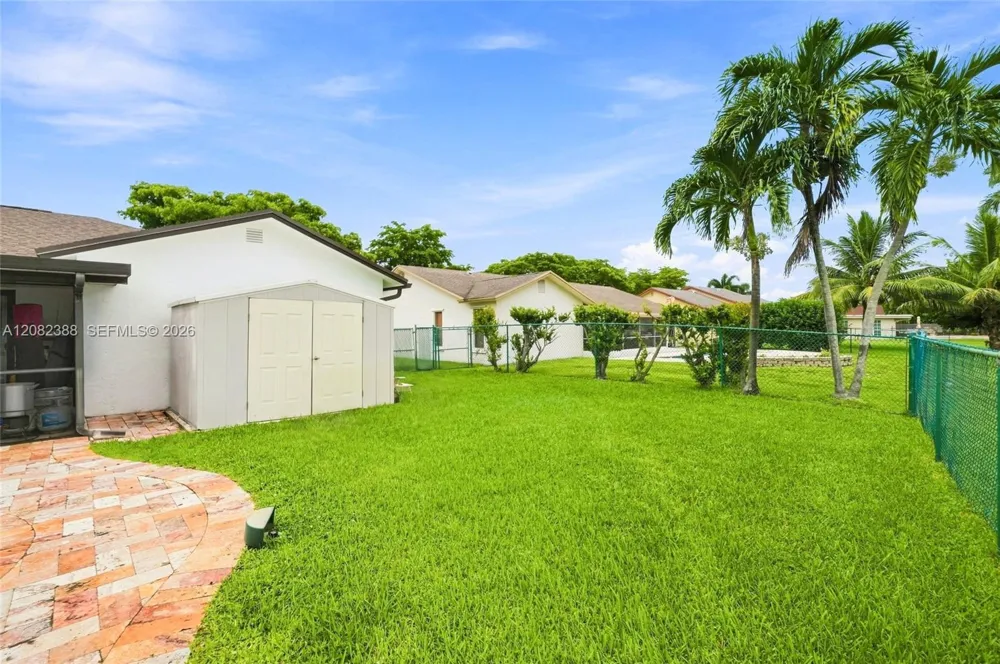 8656 SW 50th St Cooper City, FL 33328