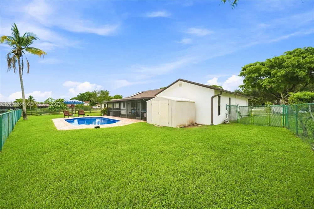 8656 SW 50th St Cooper City, FL 33328