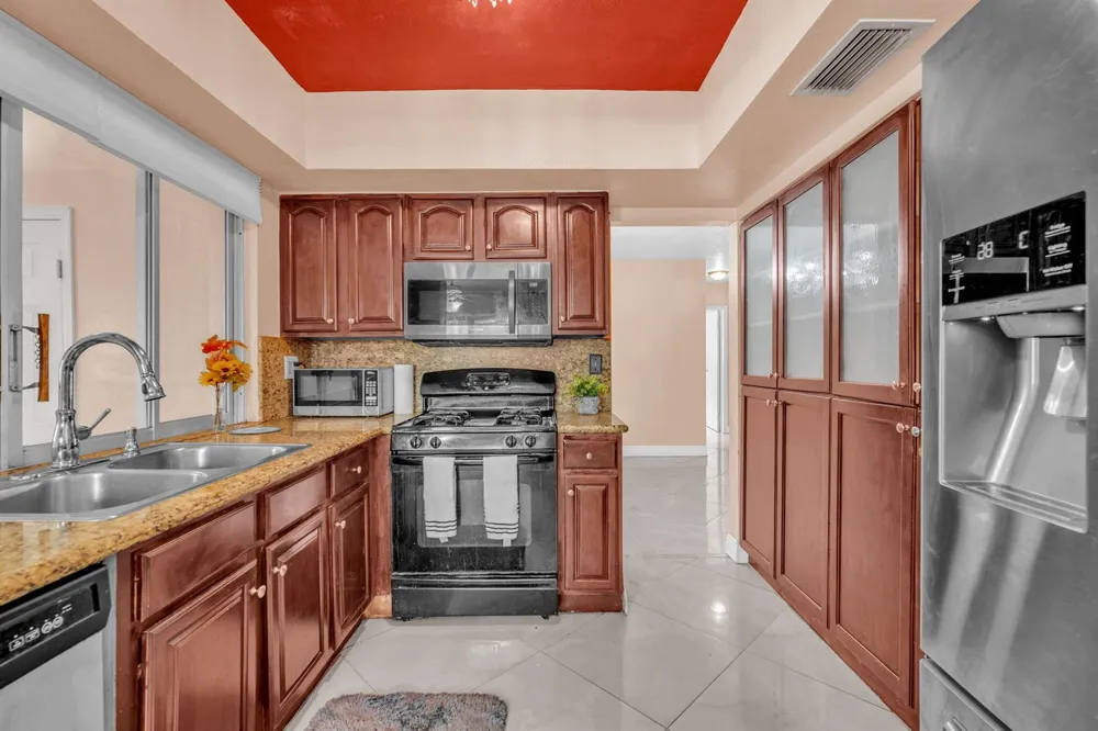 7399 NW 20TH COURT Sunrise, FL 33313