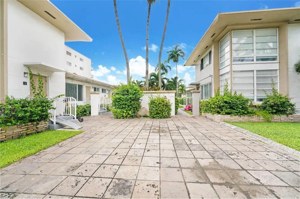 9770 E Bay Harbor Dr #6S Bay Harbor Islands, FL 33154