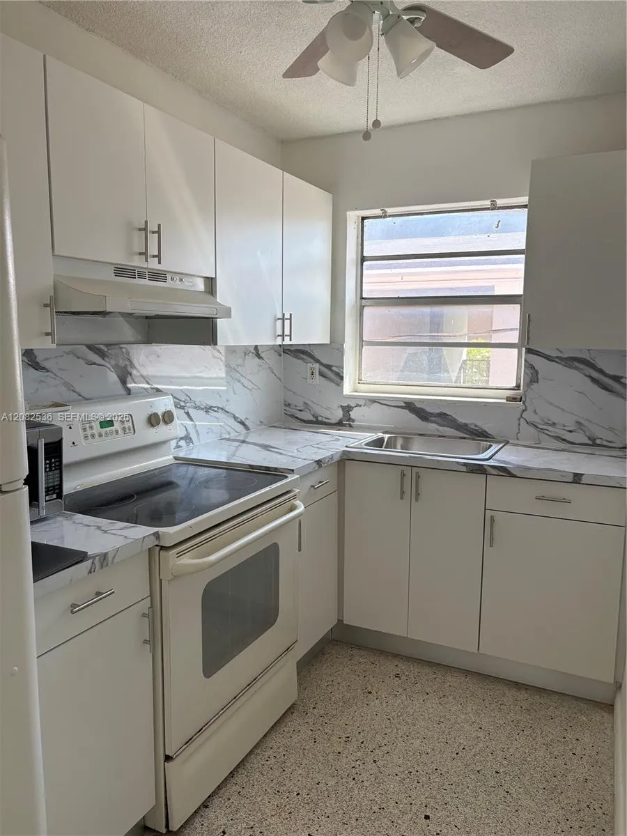 1125 SE 9th Ave #4 Hialeah, FL 33010
