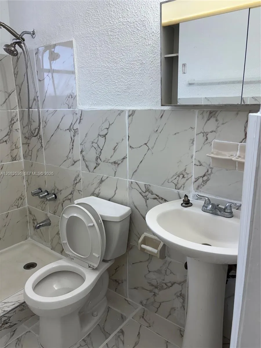 1125 SE 9th Ave #4 Hialeah, FL 33010