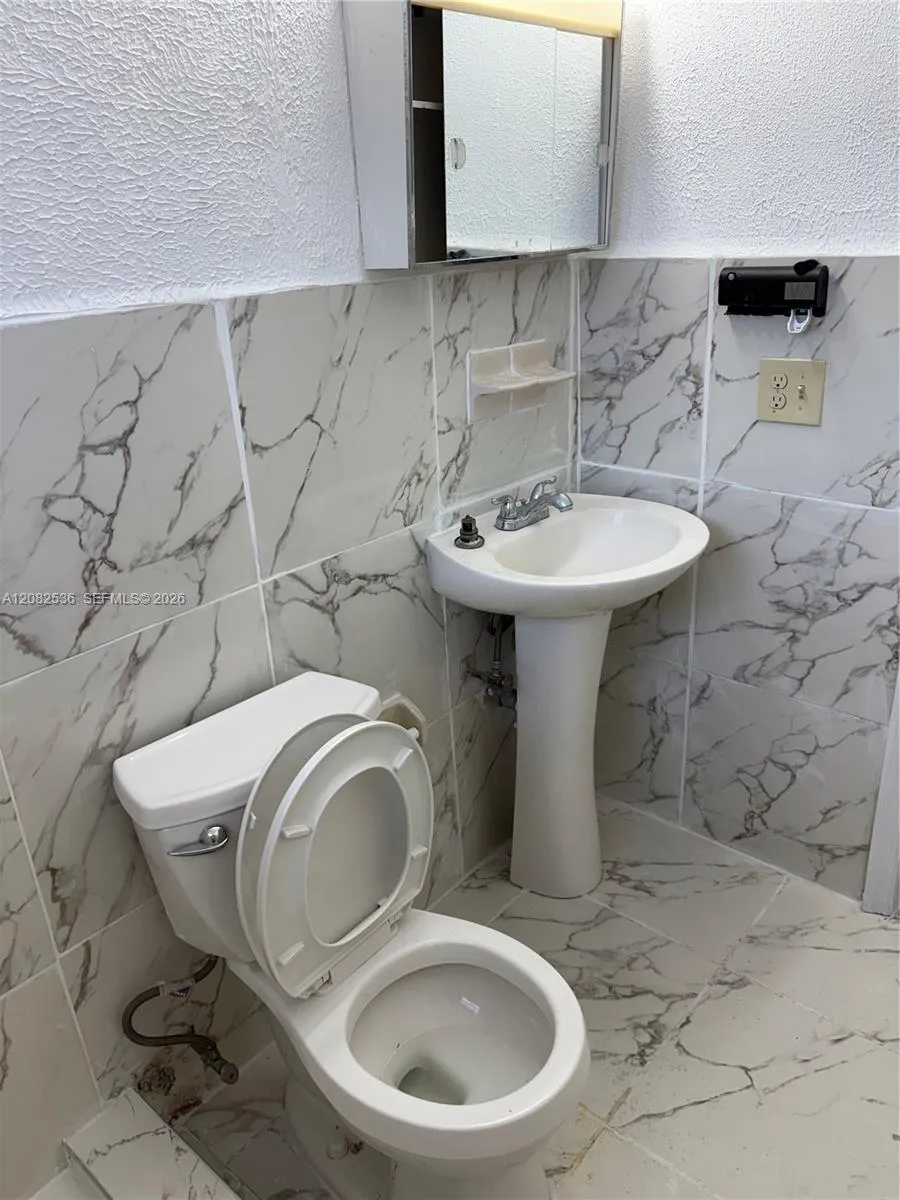 1125 SE 9th Ave #4 Hialeah, FL 33010