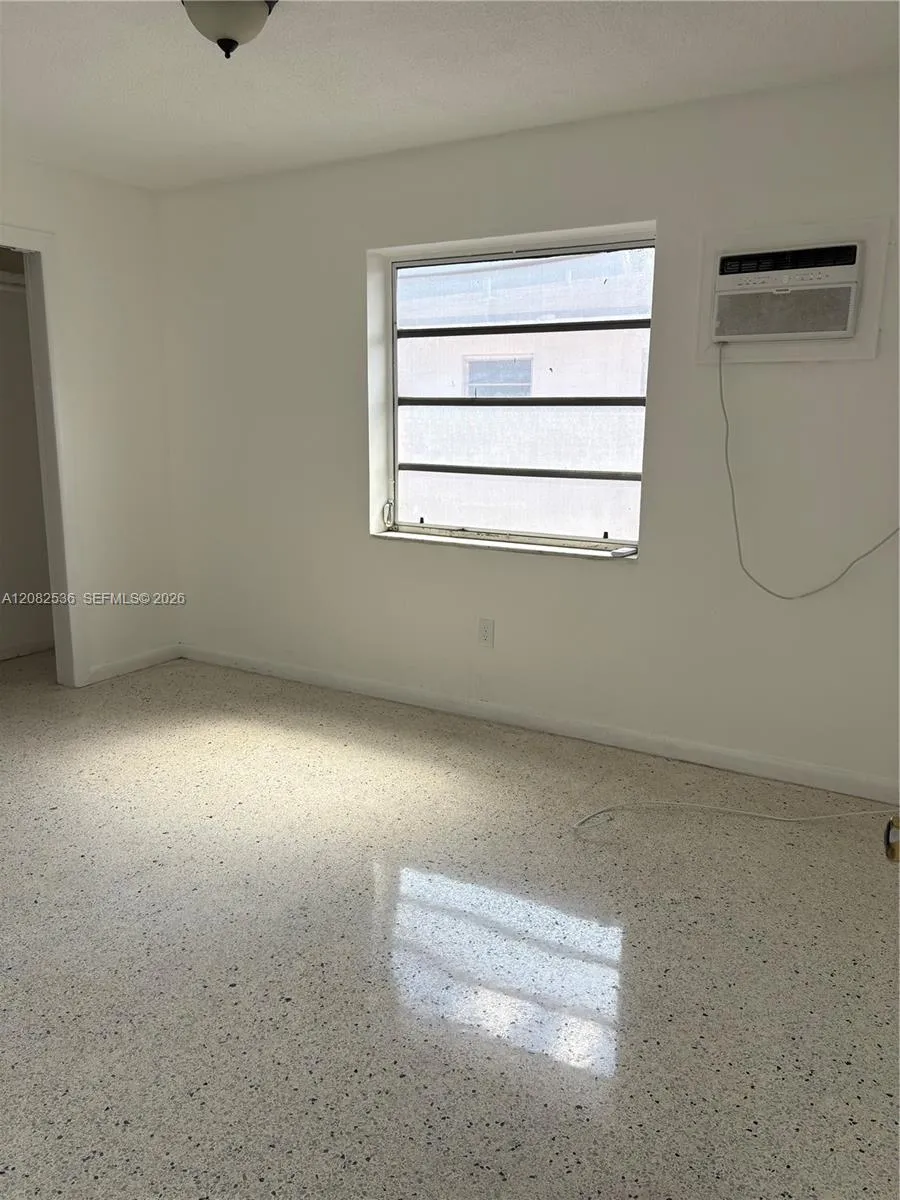 1125 SE 9th Ave #4 Hialeah, FL 33010