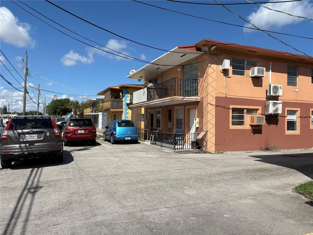 1125 SE 9th Ave #4 Hialeah, FL 33010