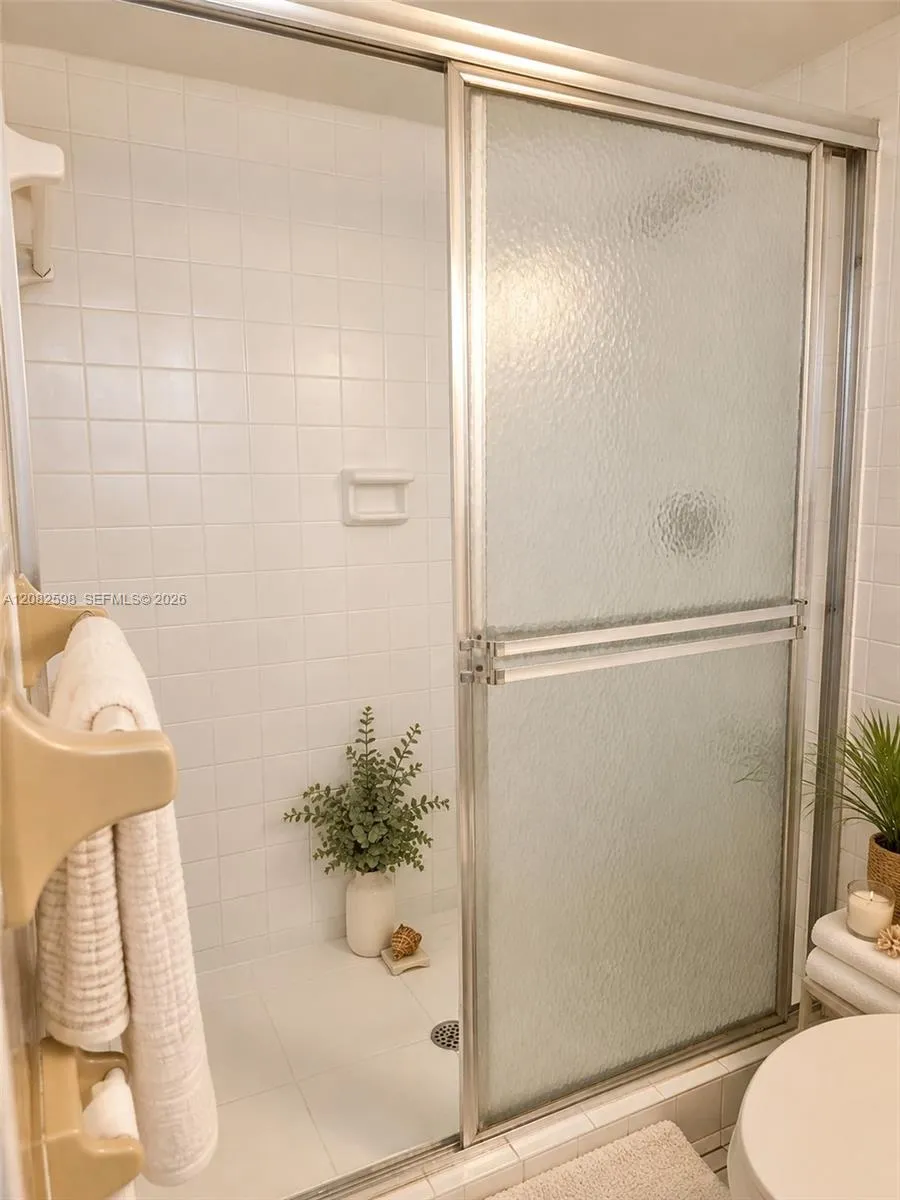 238 SW 1st St #F-1 Pompano Beach, FL 33060