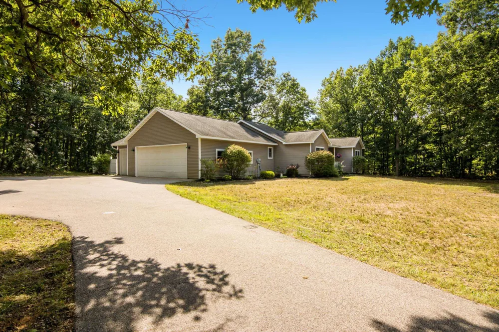11777 Many Oaks Drive Grant Township, MI 49643