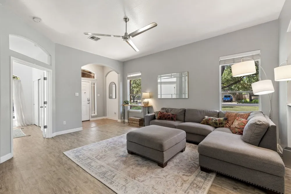 10336 Channel Island Drive Austin, TX 78747