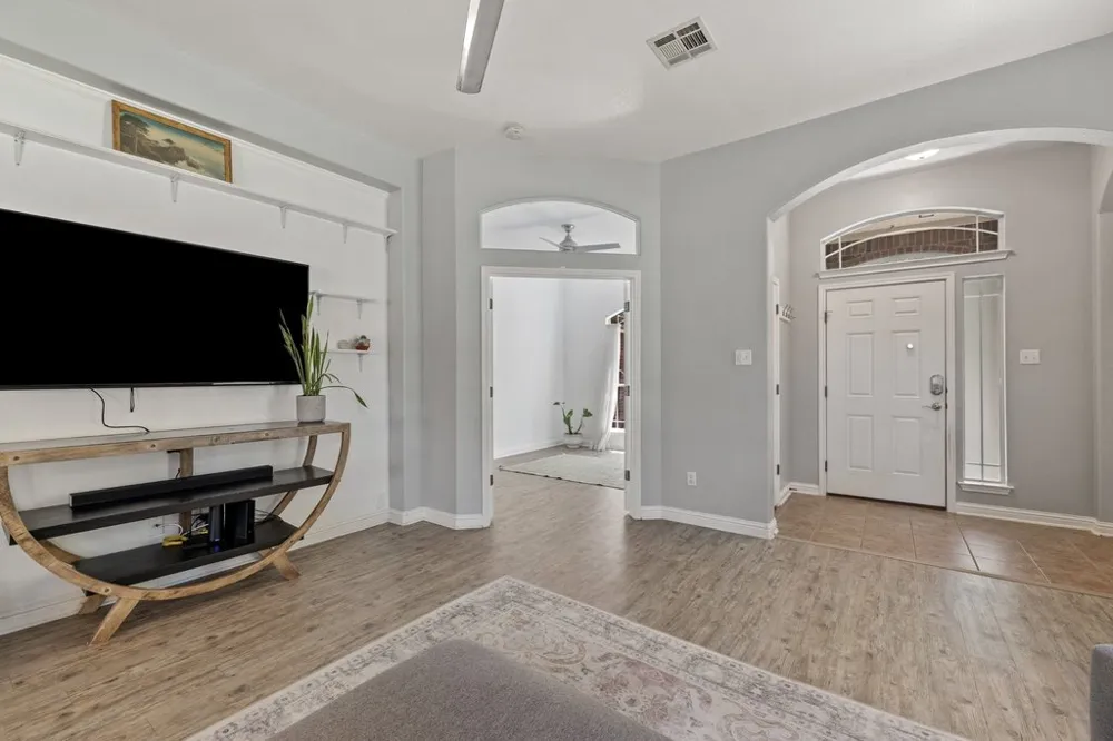 10336 Channel Island Drive Austin, TX 78747