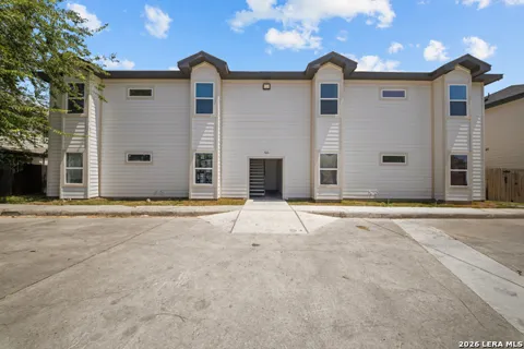 7610 Windsor Oaks