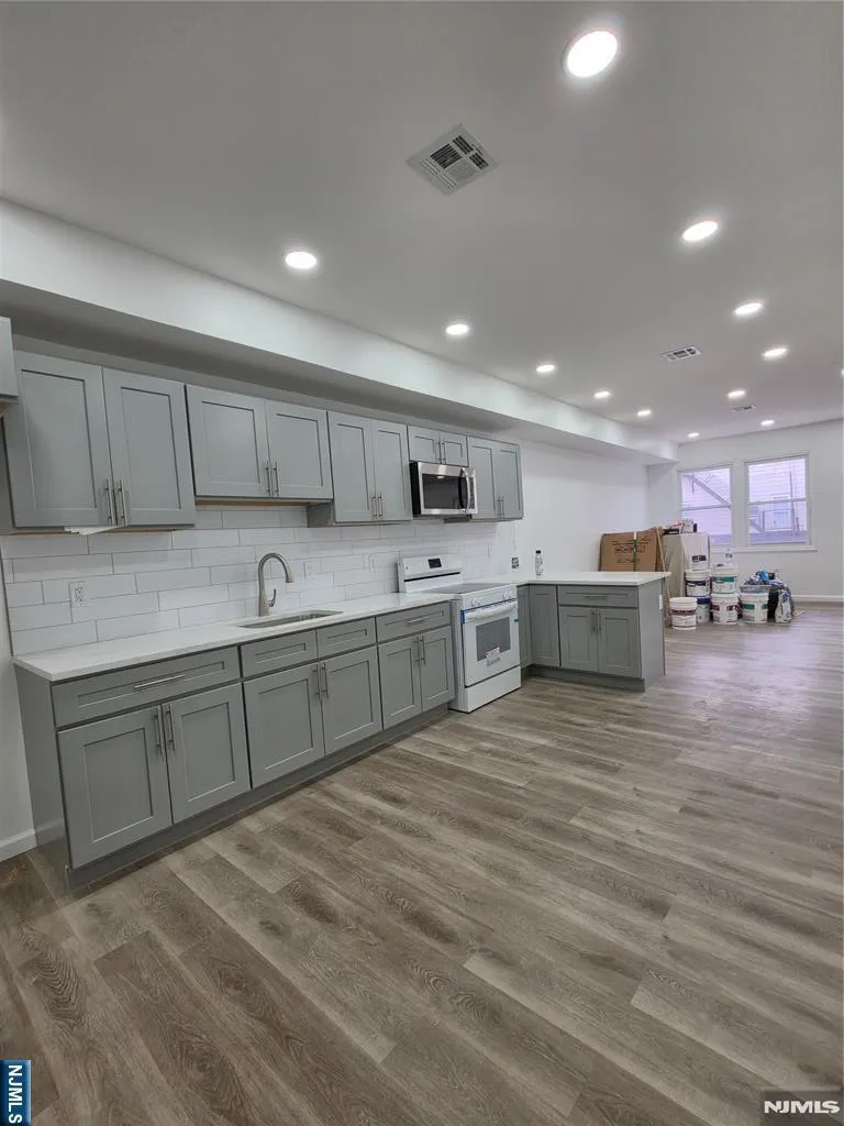 232 Harrison Avenue Harrison, NJ 07029