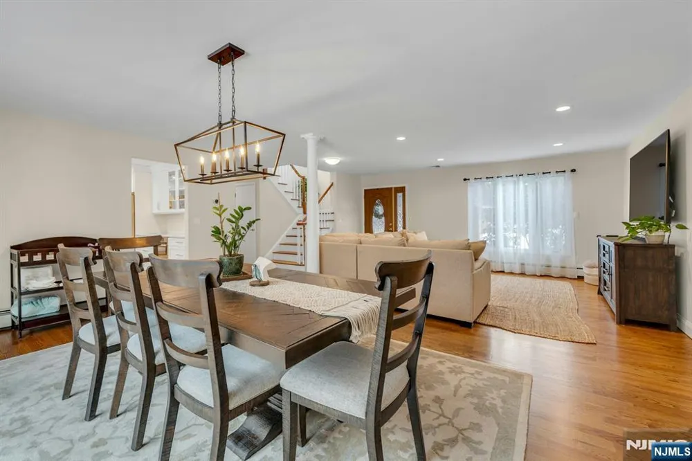 359 Hillview Terrace Franklin Lakes, NJ 07417