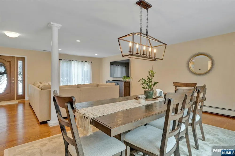 359 Hillview Terrace Franklin Lakes, NJ 07417