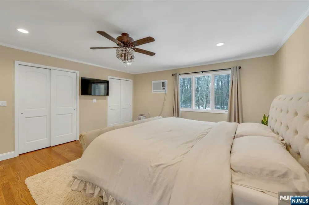 359 Hillview Terrace Franklin Lakes, NJ 07417