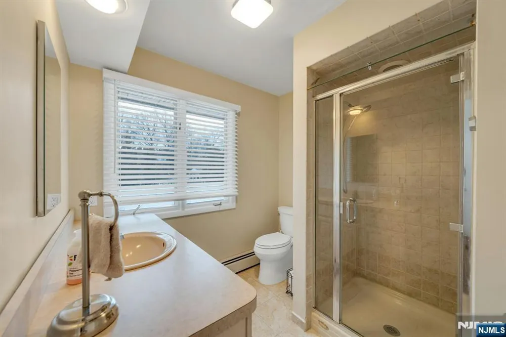 359 Hillview Terrace Franklin Lakes, NJ 07417