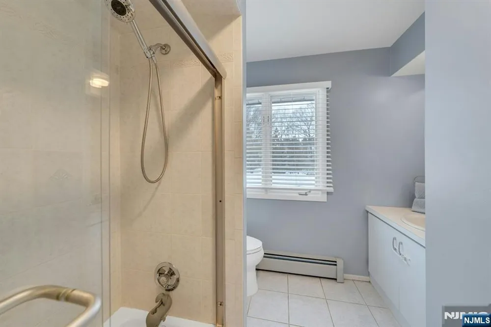 359 Hillview Terrace Franklin Lakes, NJ 07417