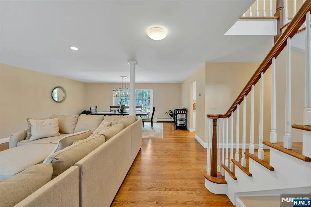 359 Hillview Terrace Franklin Lakes, NJ 07417