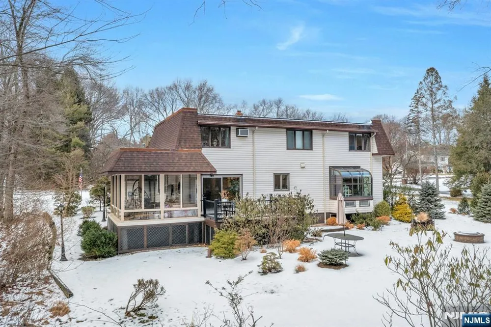 359 Hillview Terrace Franklin Lakes, NJ 07417
