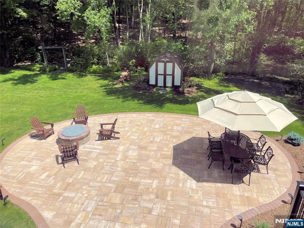 359 Hillview Terrace Franklin Lakes, NJ 07417