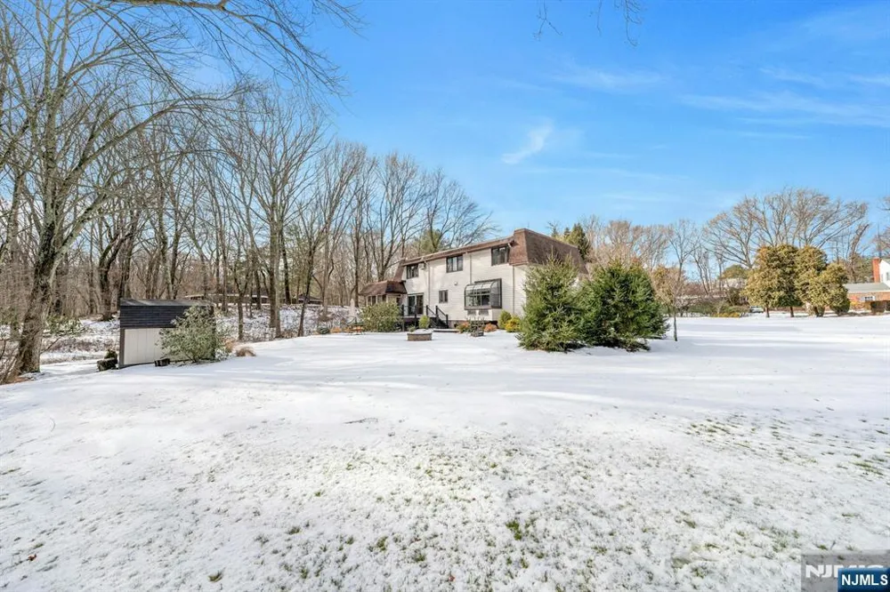 359 Hillview Terrace Franklin Lakes, NJ 07417
