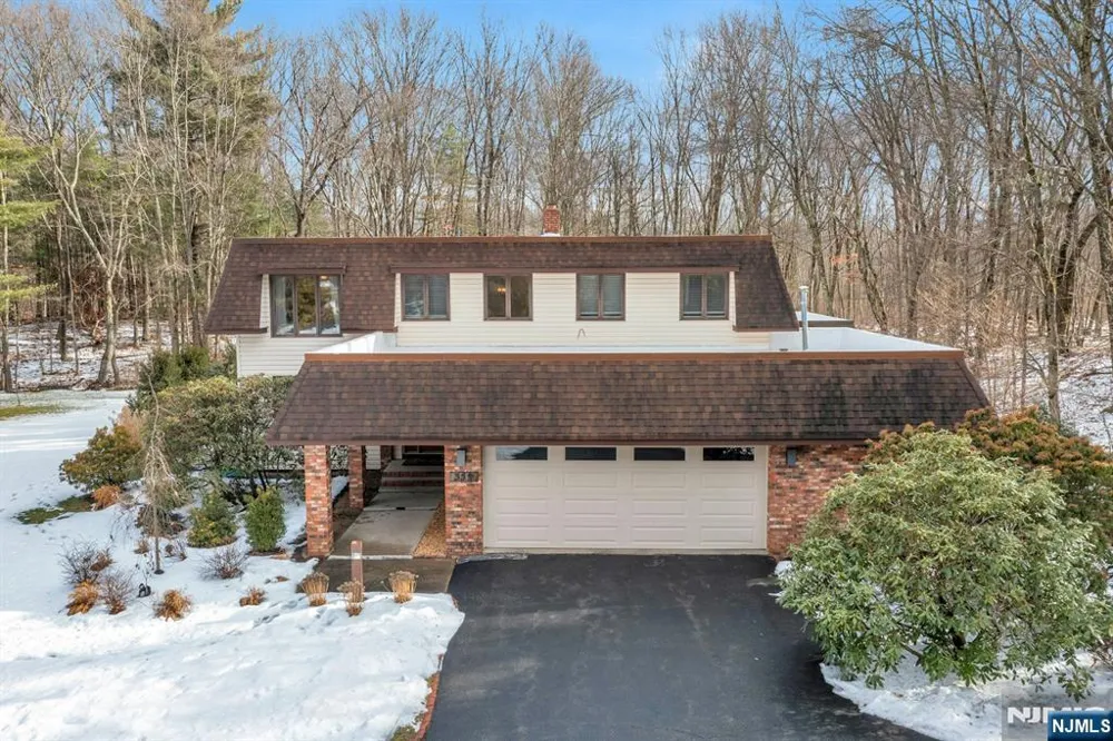 359 Hillview Terrace Franklin Lakes, NJ 07417