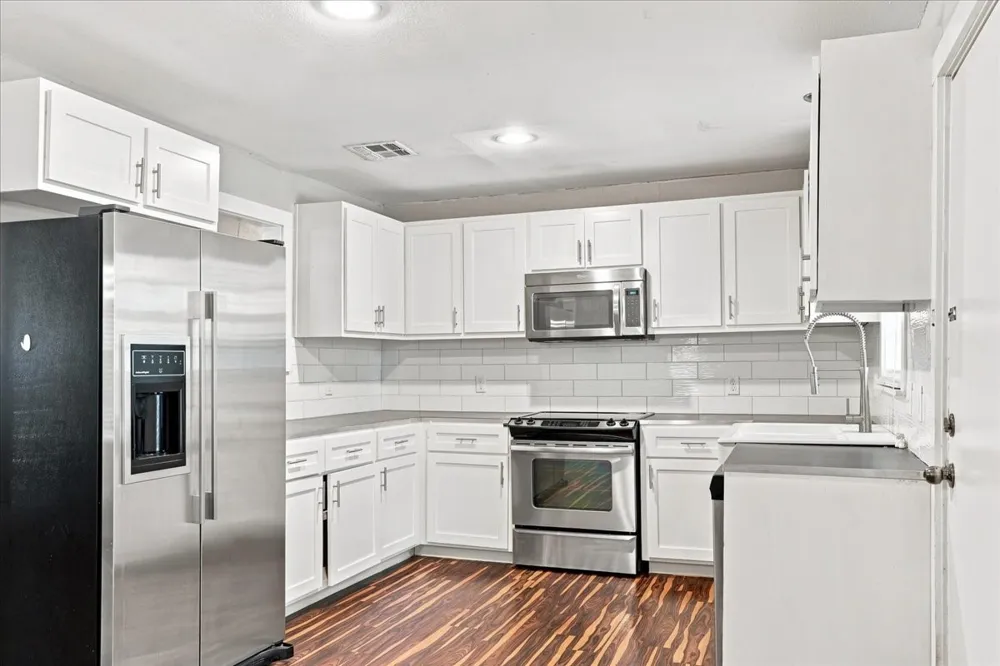 544 Dison Drive Robinson, TX 76706