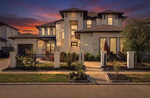8915 Orchard Cove