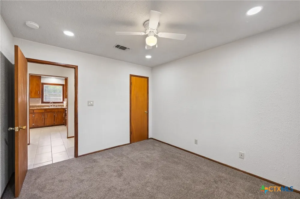 710 Courtney Street Edna, TX 77957