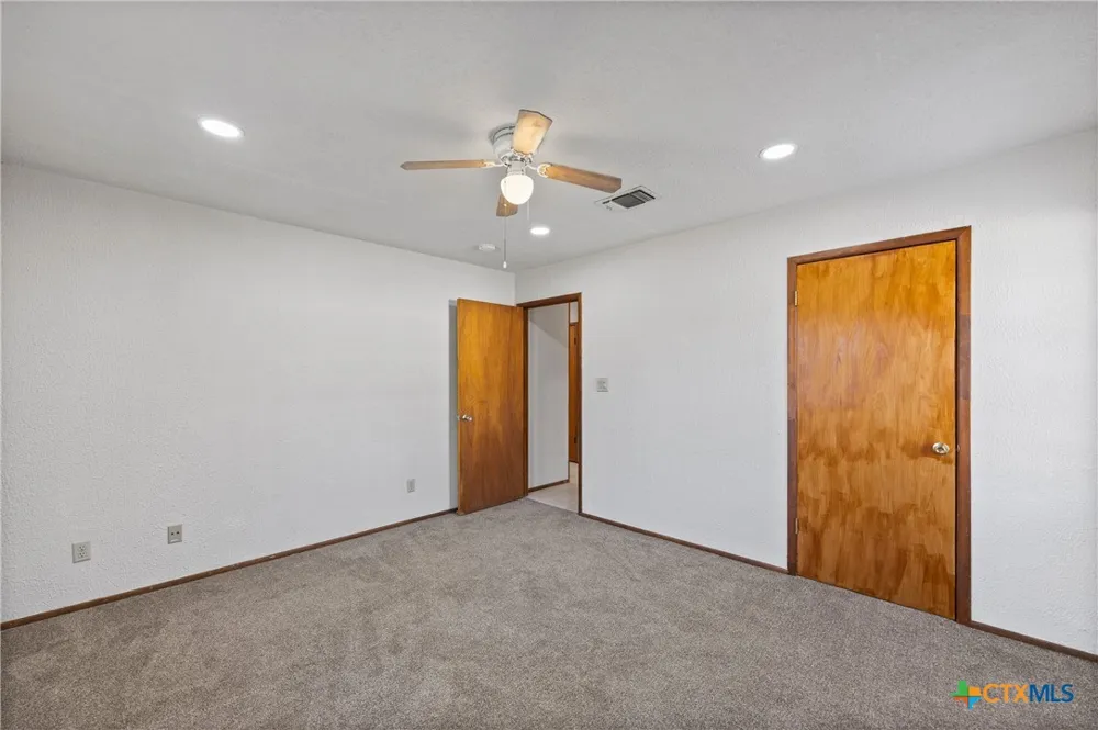 710 Courtney Street Edna, TX 77957