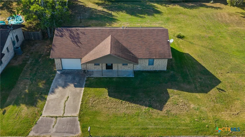 710 Courtney Street Edna, TX 77957