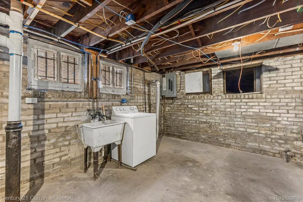 8804 Mason Place Place Detroit City, MI 48209