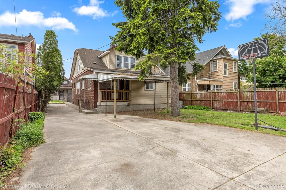 8804 Mason Place Place Detroit City, MI 48209