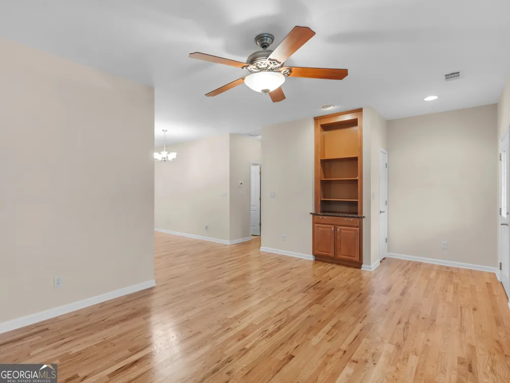 445 Patterson RD Griffin, GA 30223