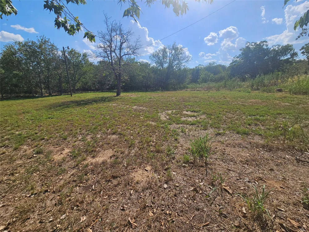 111 Martin Street Luling, TX 78648