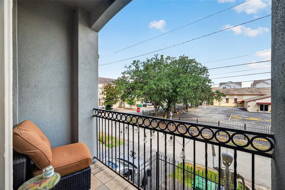 5327 Floyd Street Houston, TX 77007