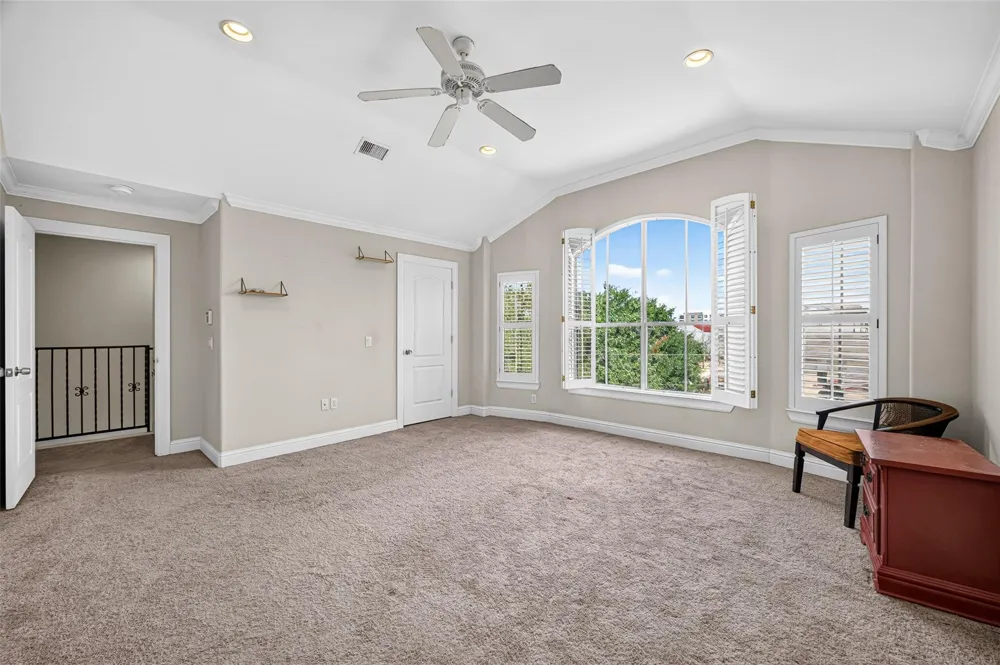 5327 Floyd Street Houston, TX 77007